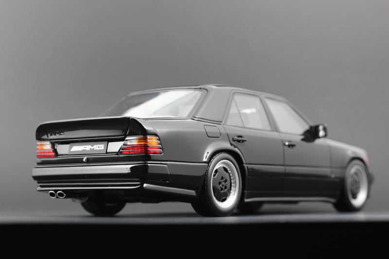Illustration for article titled Radcast: AMG 300 E 5.6L Hammer